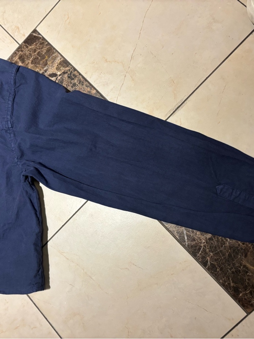 Universal Thread Women’s Crop Dark Navy Button-Front Shirt - Picture 3 of 4